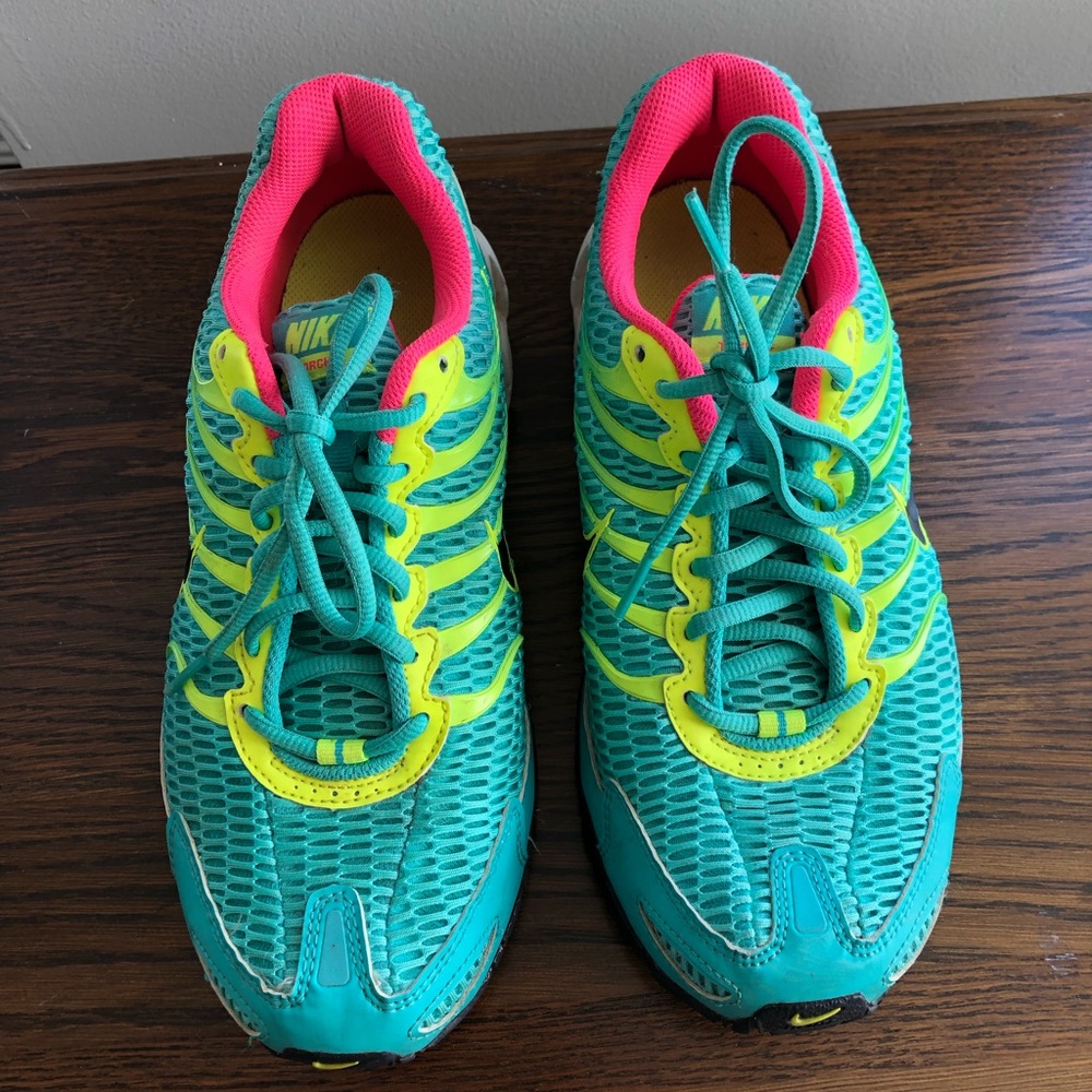 Nike Air woman’s 8.5 sneakers
